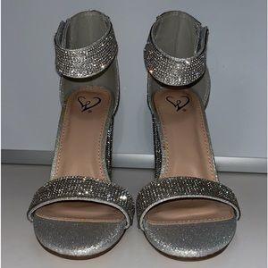 Never worn, Windsor brand heels, size 7